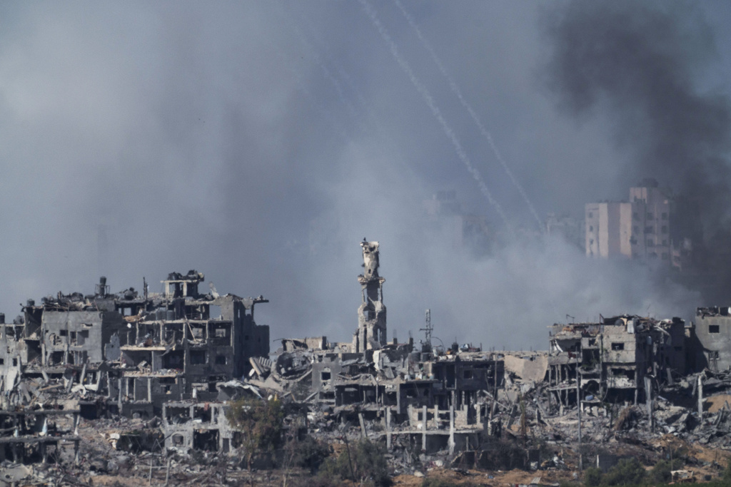 Fri. 9:25 a.m.: Palestinian evacuees say thousands of people sheltering at Shifa hospital have fled after strikes | News, Sports, Jobs - Vimarsana News